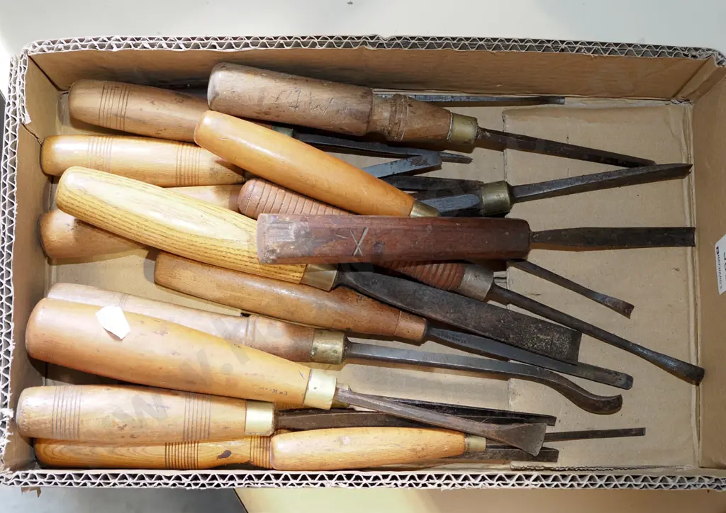 carving chisels Image 1++