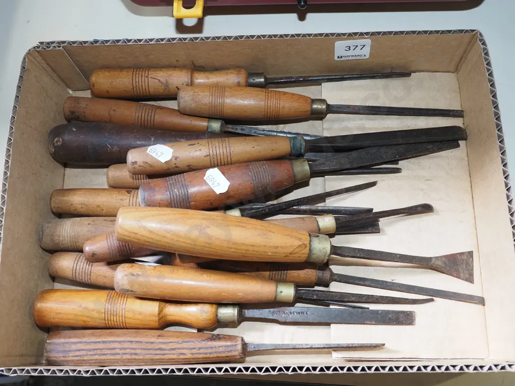 carver's chisels Image 1++