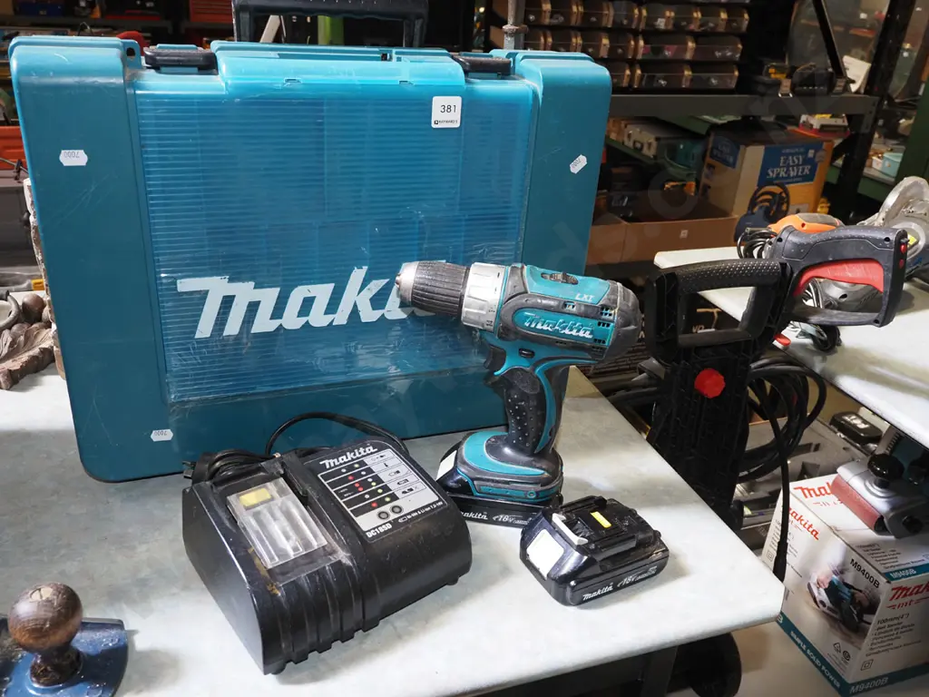Makita 18V battery drill in case with 2 batteries and charger Image 1++
