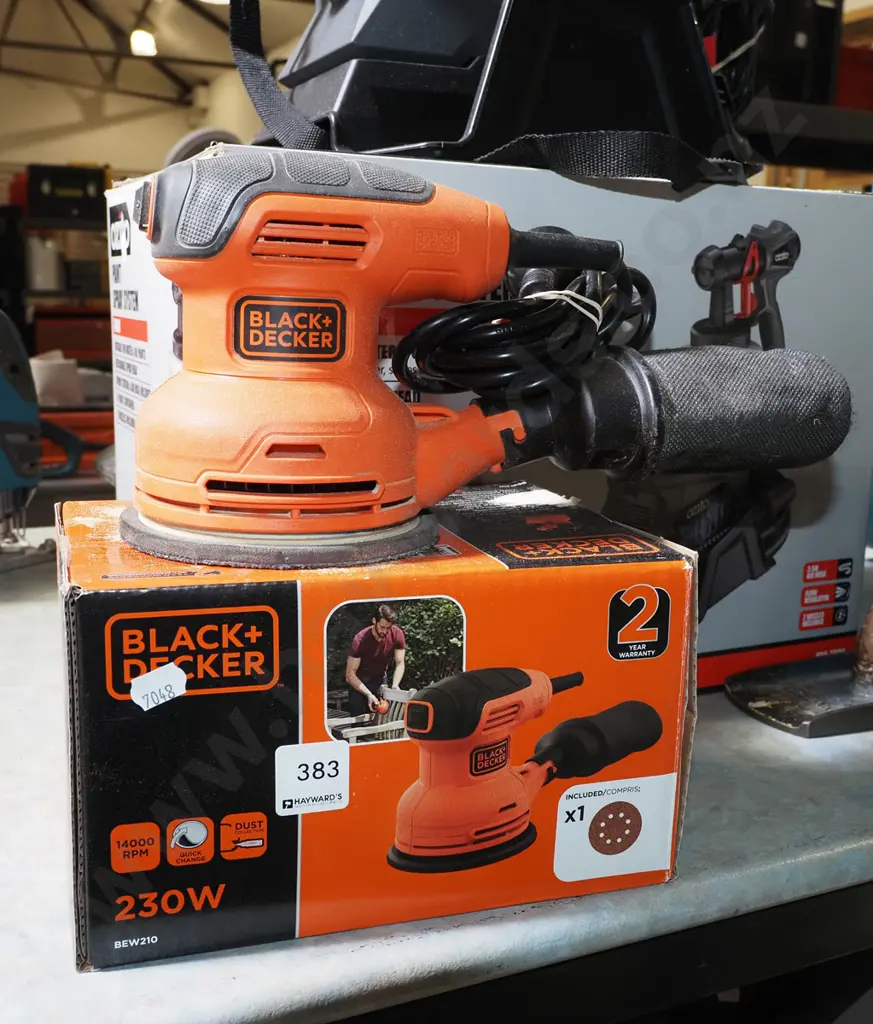 Black and Decker random orbit sander Image 1++