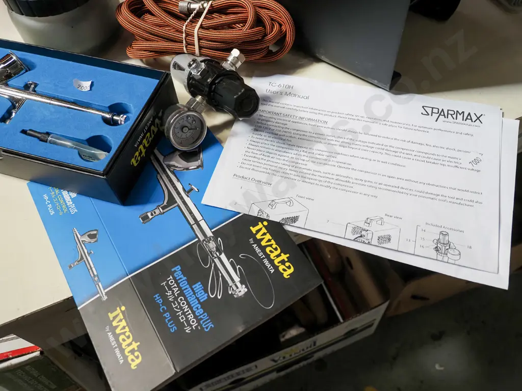 Sparmax oil free air brush compressor and Iwata High Performance gravity fed air brush, air regulator Image 1++