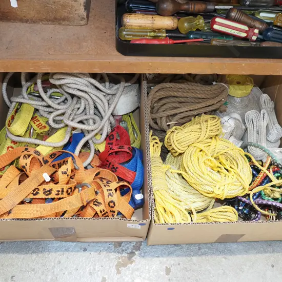 2x boxes; load strops, bungee cords, ropes - blue dots