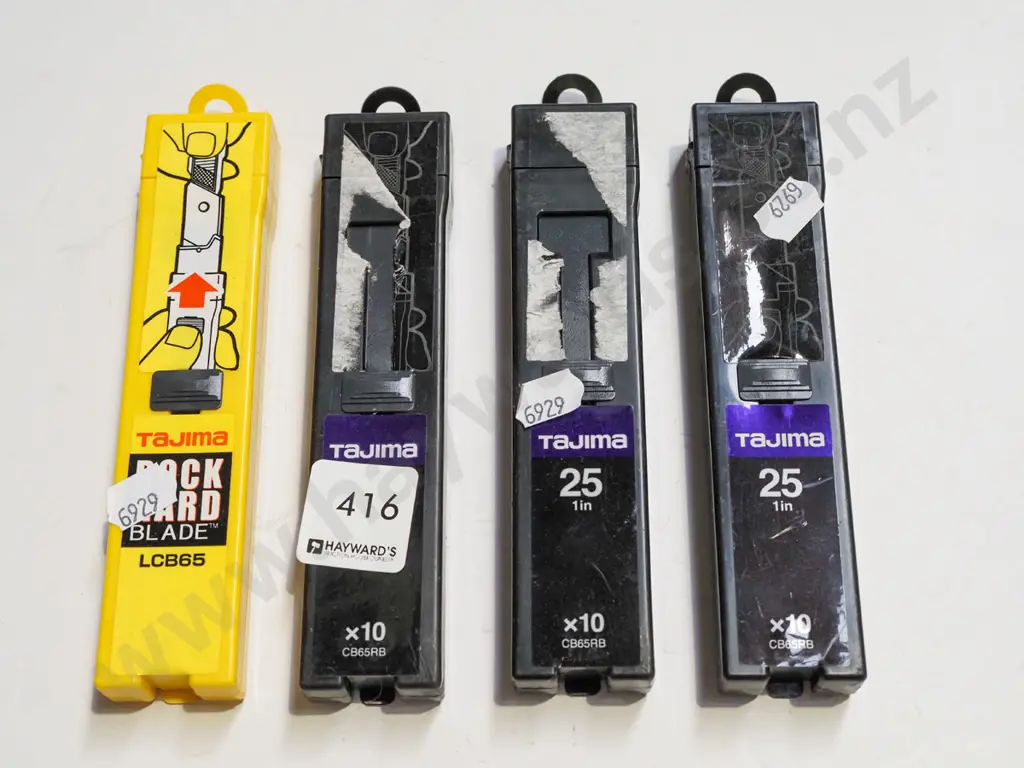 4x packets of wide craft knife blades Image 1++