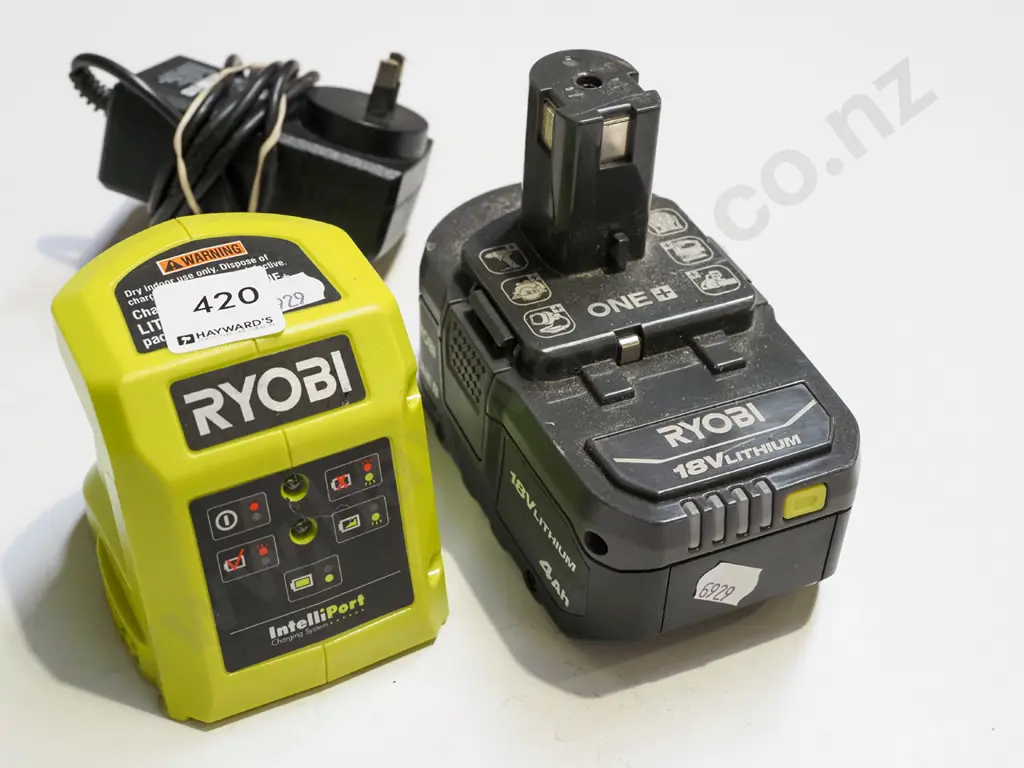 Ryobi 18V battery and charger Image 1++