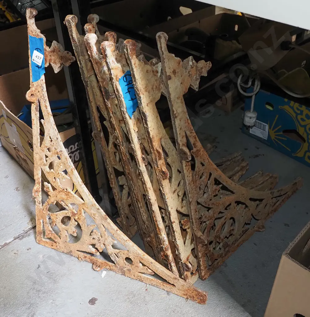9x pieces of cast iron right verandah fret work Each H470 W570 Image 1++