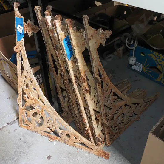 9x pieces of cast iron right verandah fret work Each H470 W570