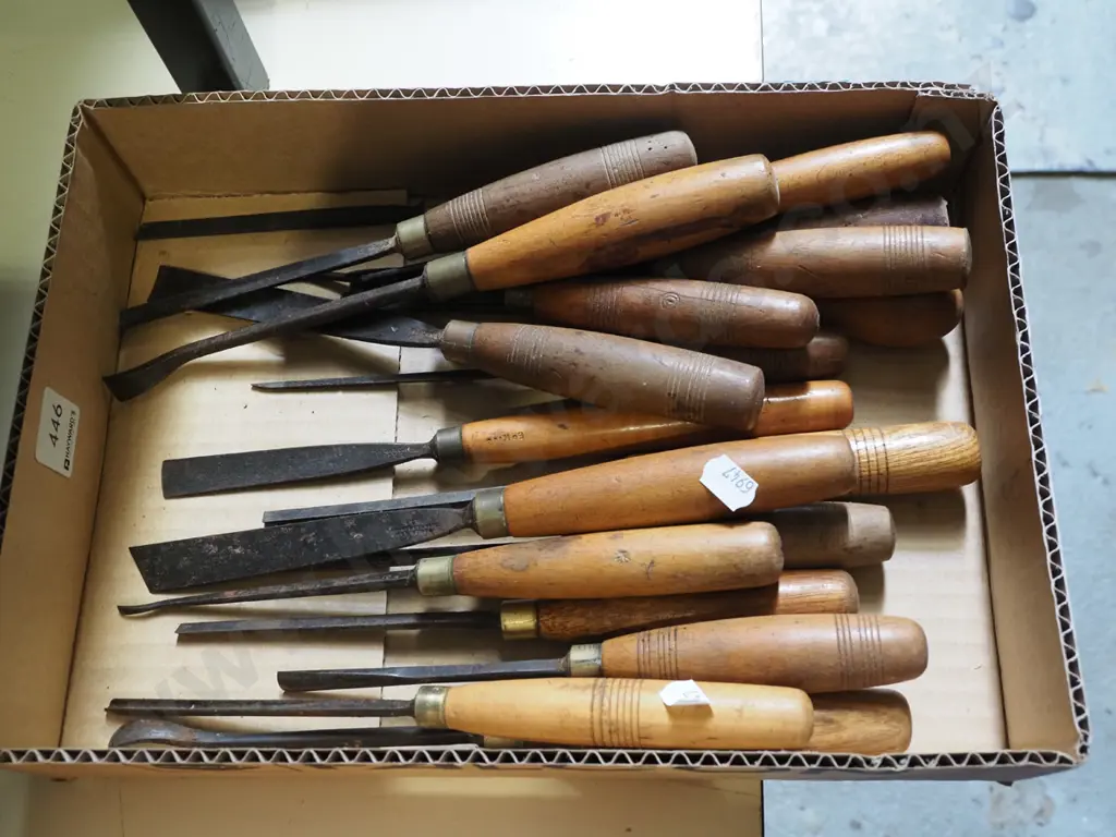 box of carving chisels Image 1++