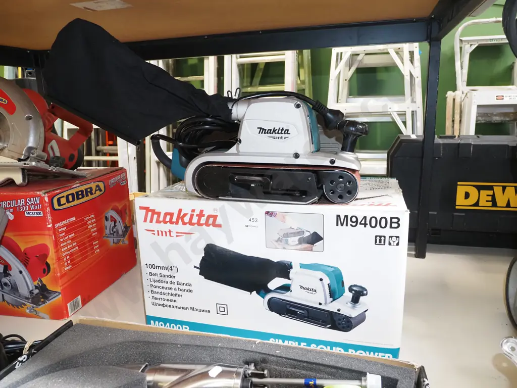 as new boxed Makita M9400B belt sander Image 1++