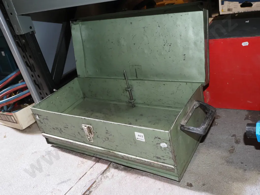 metal tool box Image 1++