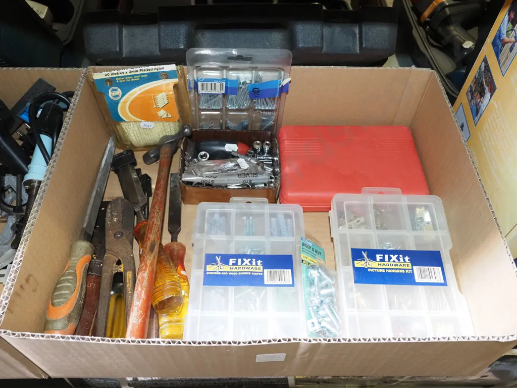 box; picture hooks, screws, hammers etc Image 1++