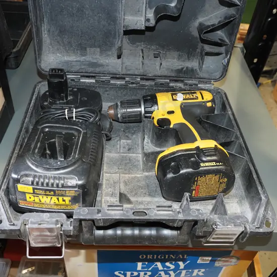 cased Dewalt 14V battery drill with 2 batteries and charger