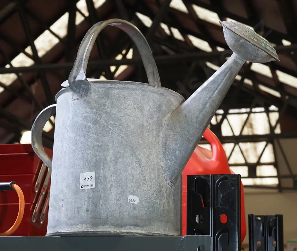 galvanised watering can Image 1++