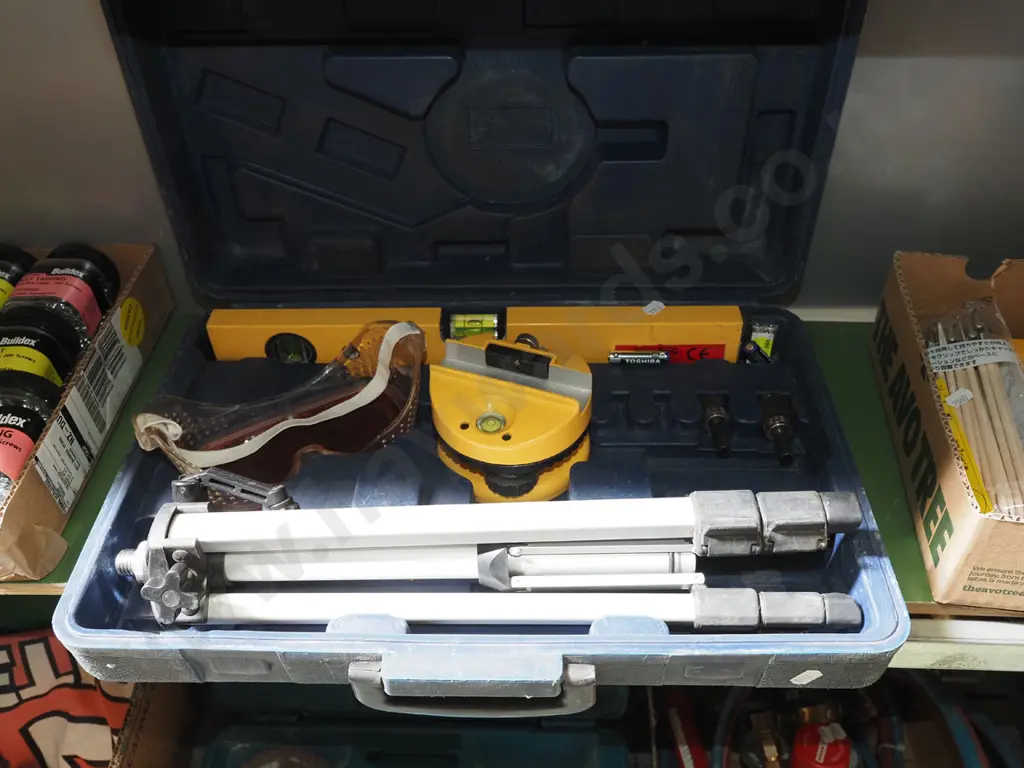 cased laser level Image 1++