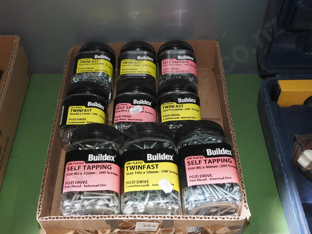 box of various screws Image 1++