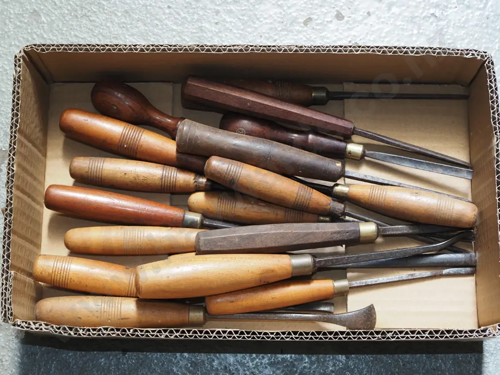 box of woodworker's chisels Image 1++