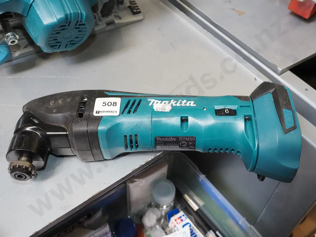 Makita DTN50 multi tool Image 1++