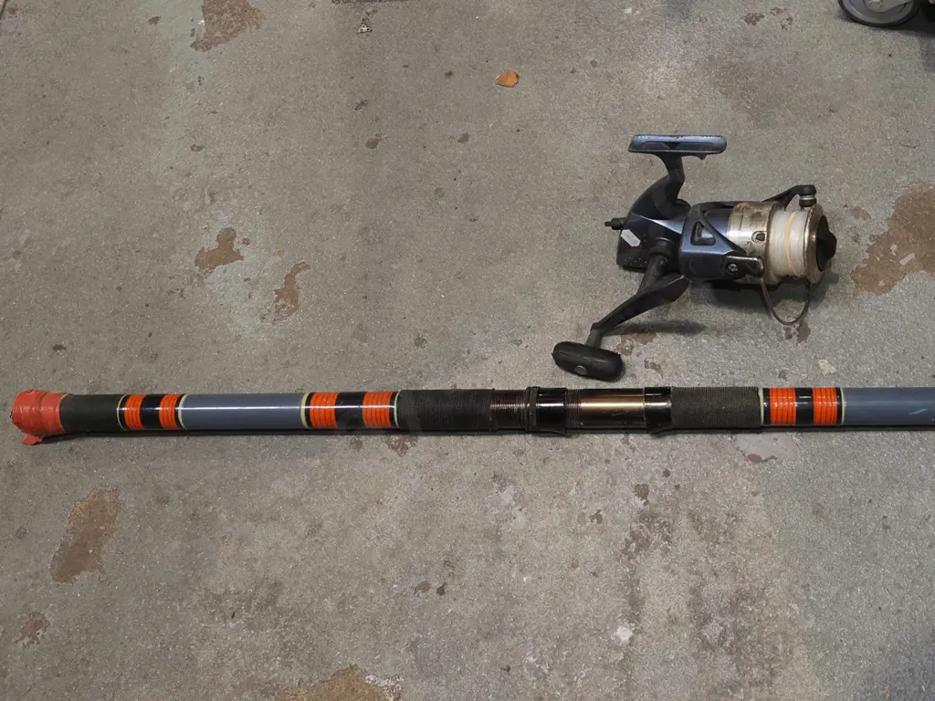 telescopic surf caster and reel Image 1++