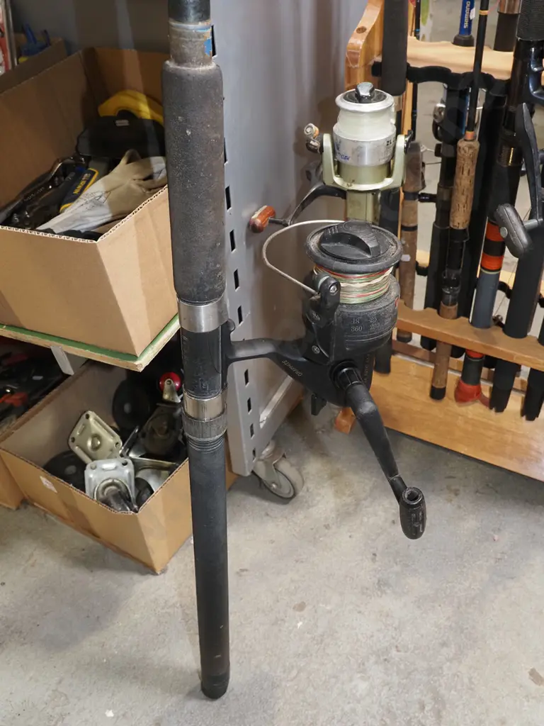 2x fishing rods and reels - orange dots Image 1++