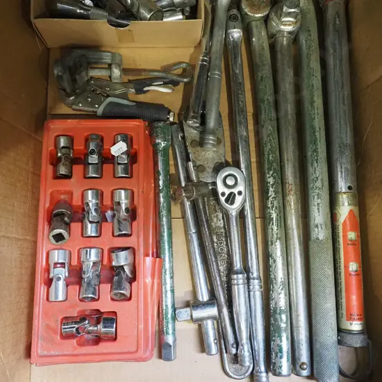 box; torque wrench/wrenches, sockets etc
