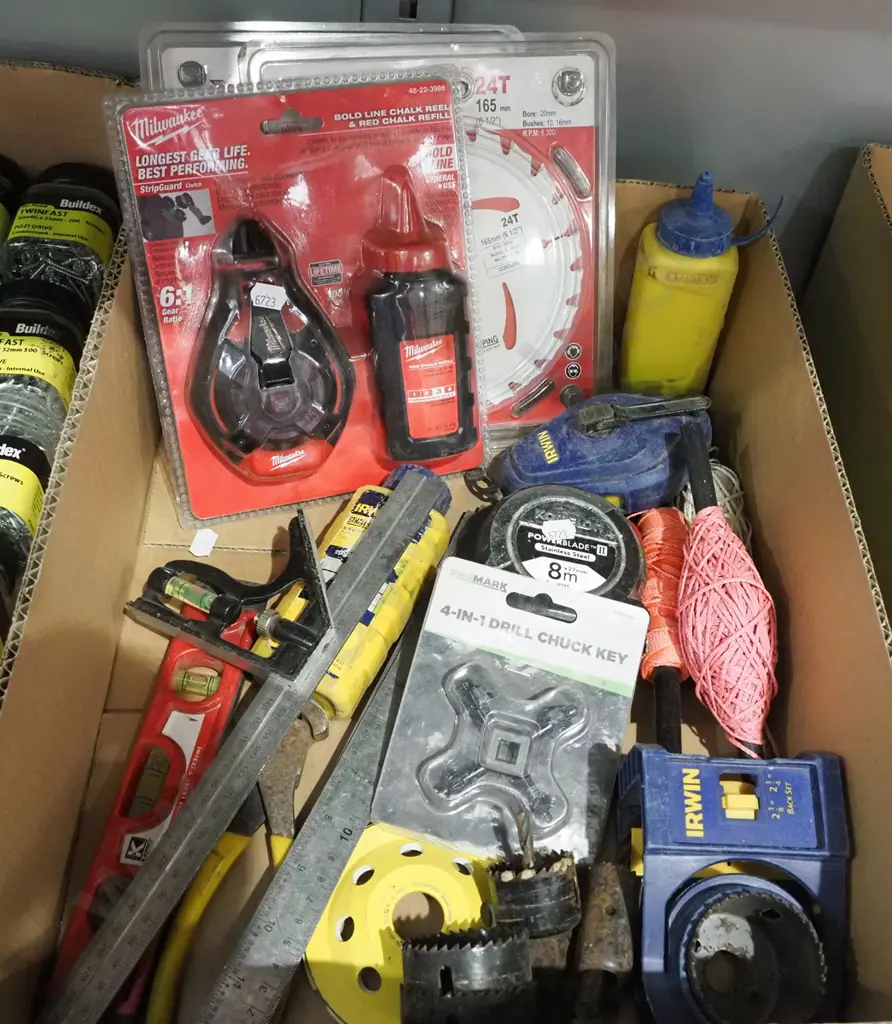 box; circular saw blades, string lines, chalk lines etc Image 1++