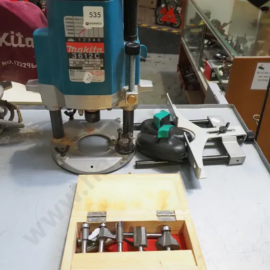 Makita 3612C plunge router, router bits, accessories
