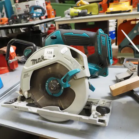 Makita battery powered circular saw