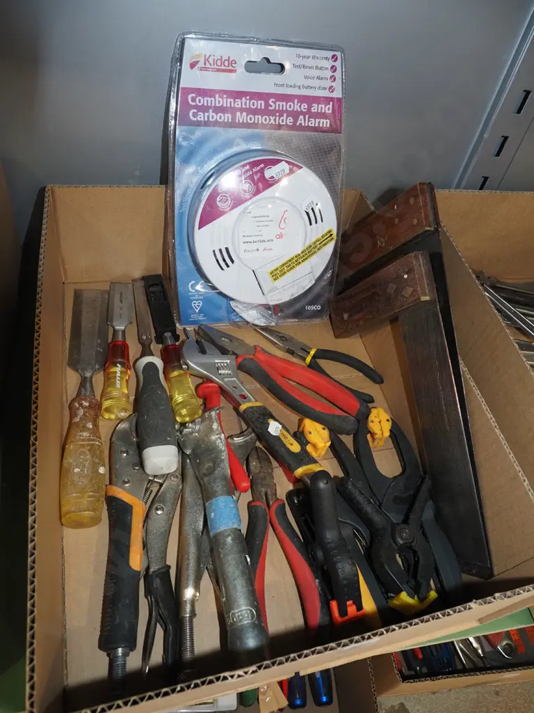 box; smoke alarm, chisels, builder's squares etc Image 1++