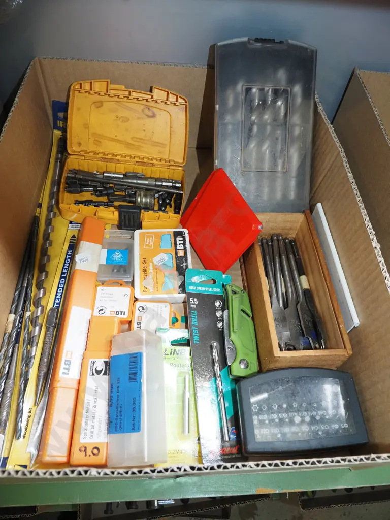 box; drill bits, drivers etc Image 1++
