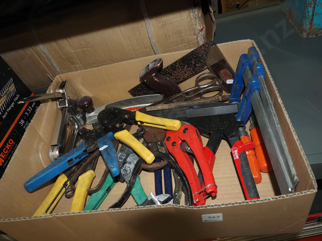 box; staple guns, electrical crimpers, F clamps etc Image 1++