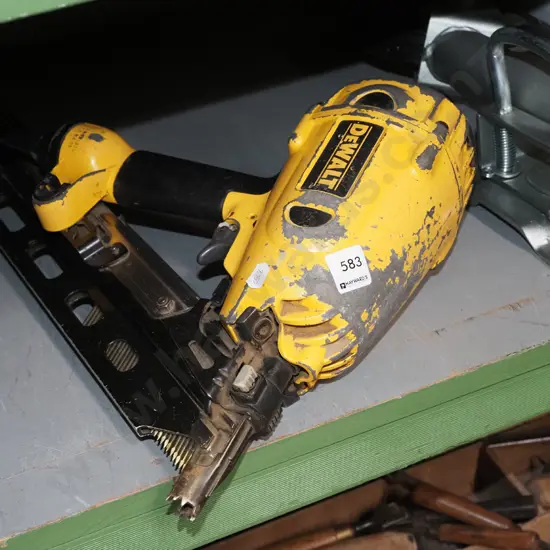 Dewalt air nail gun
