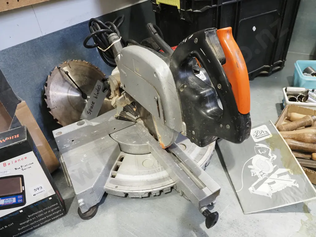 Elu PS174 cross cut mitre saw with blades Image 1++