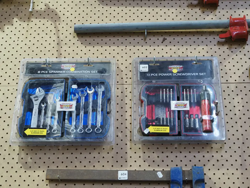 8 piece spanner set, 13 piece power screwdriver set - yellow dots Image 1++