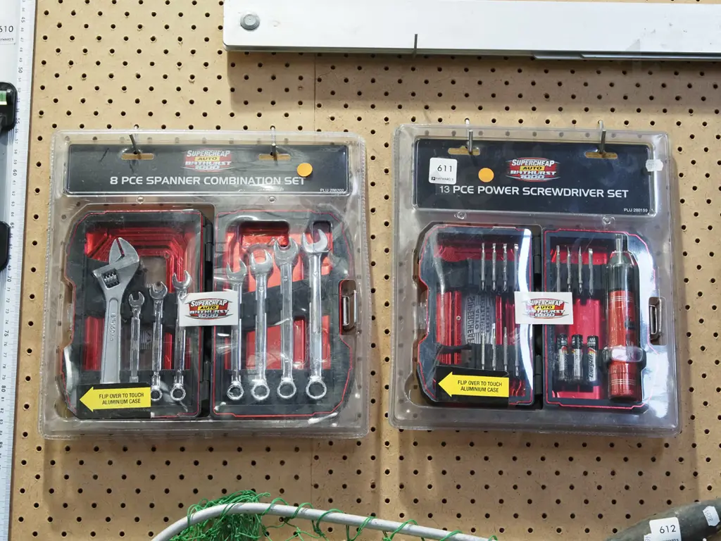 8 piece spanner set, 13 piece power screwdriver set - orange dots Image 1++