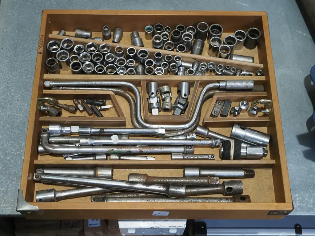 box; sockets, braces Image 1++