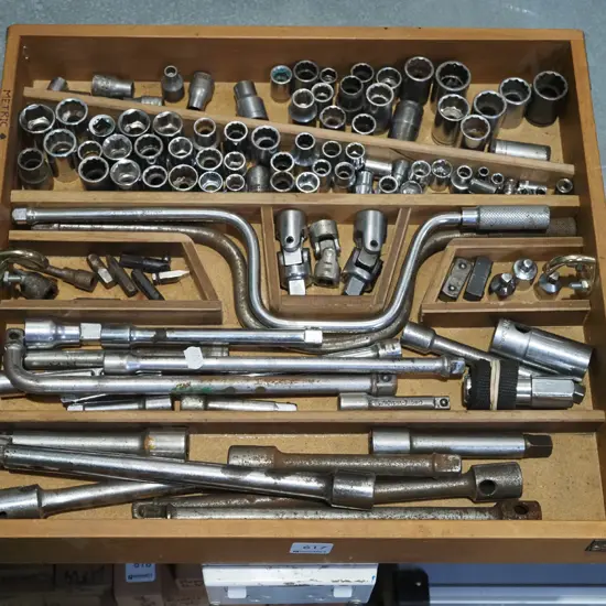 box; sockets, braces