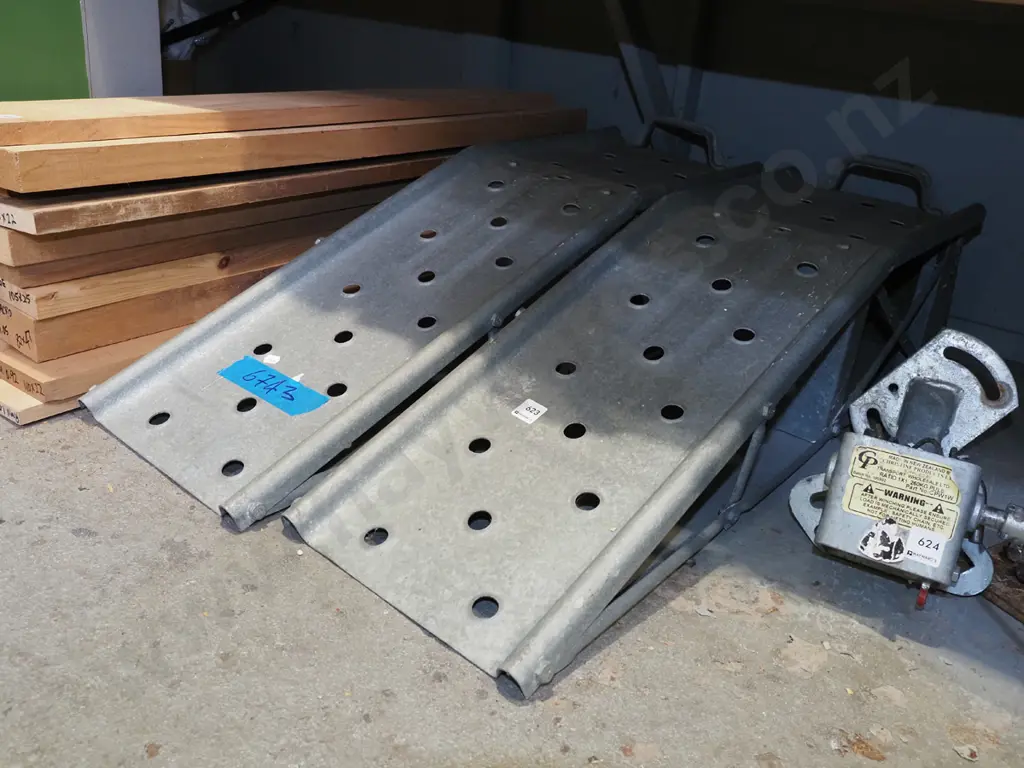 metal car racks Image 1++