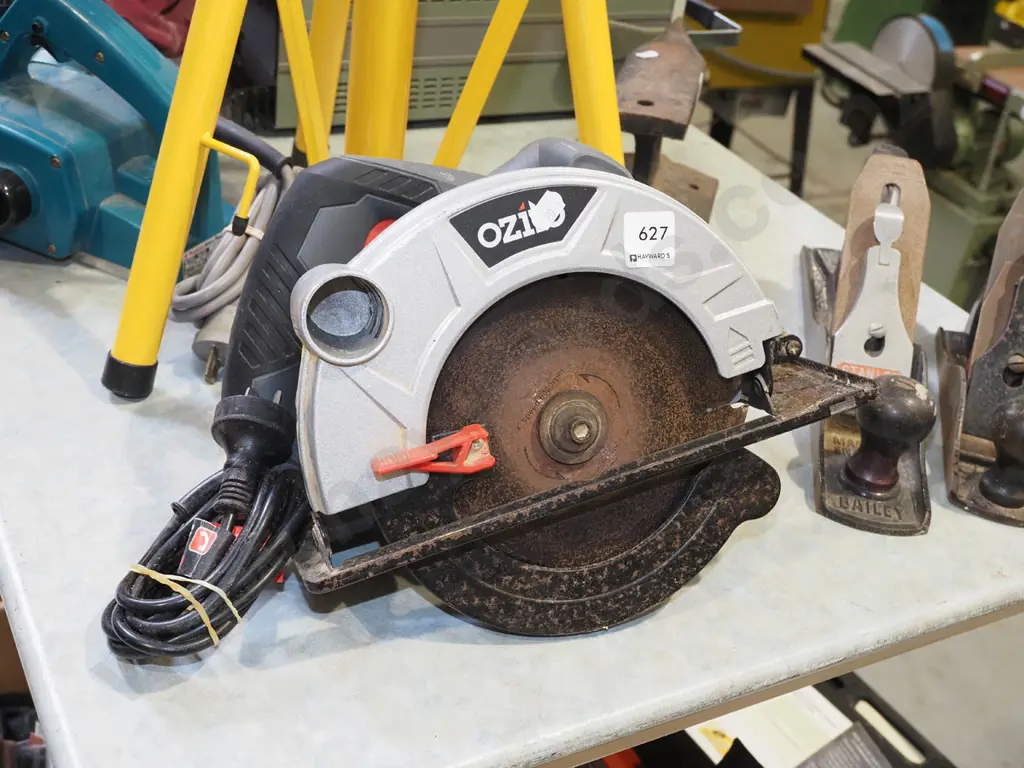 Ozito circular saw Image 1++