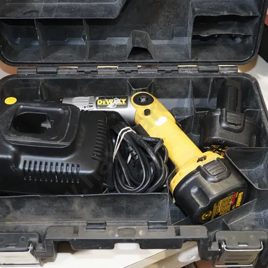 Dewalt 12V cased corded screwdriver