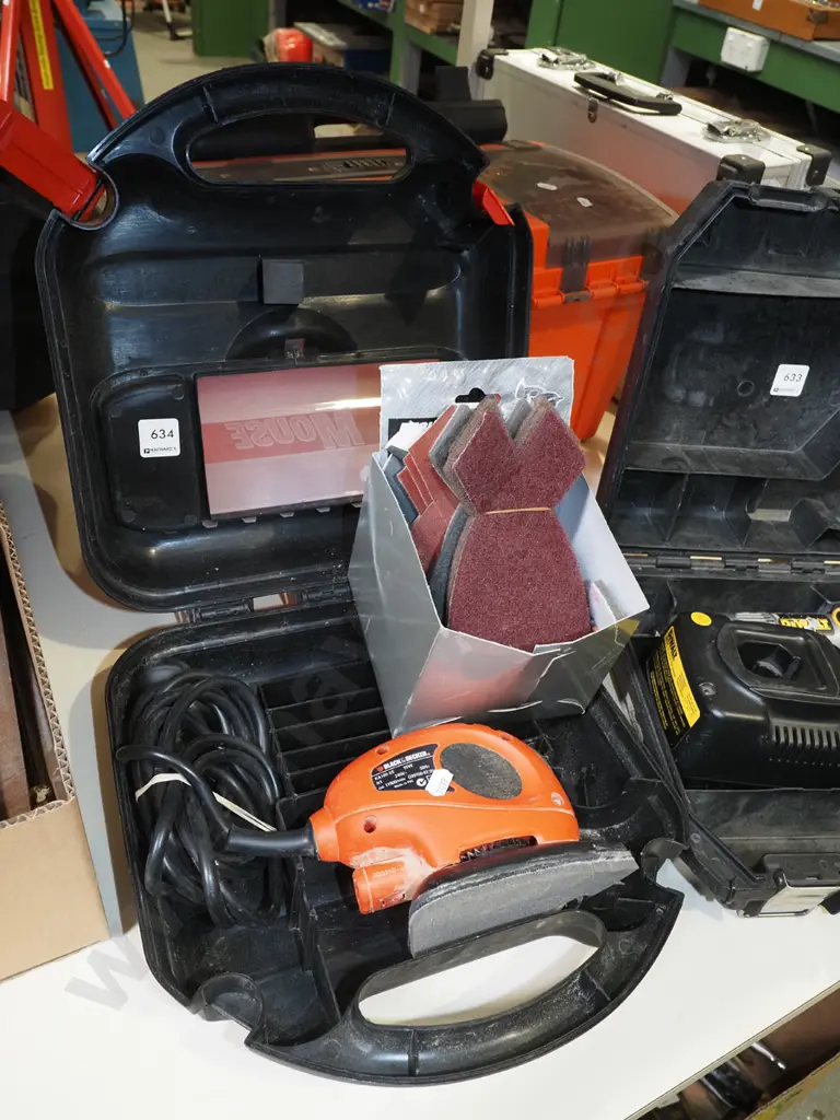 cased Black and Decker mouse sander, box of sanding pads Image 1++