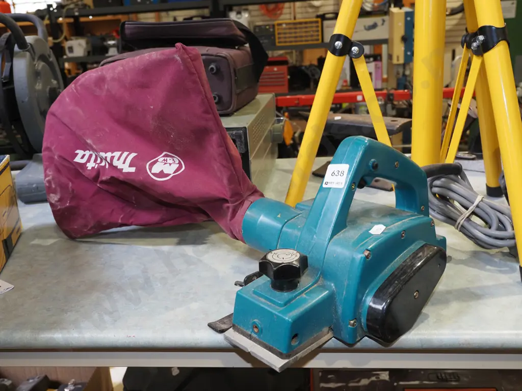 Makita planer Image 1++