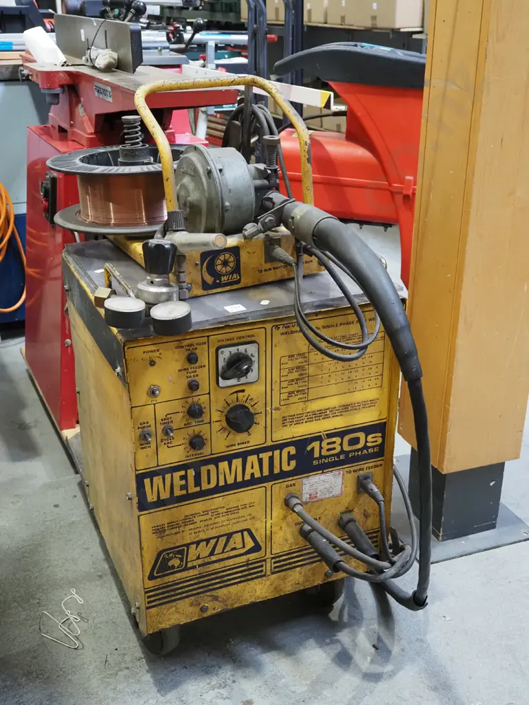 Weldmatic 180S single phase mig welding machine equipped with top mounted wire spool Image 1++