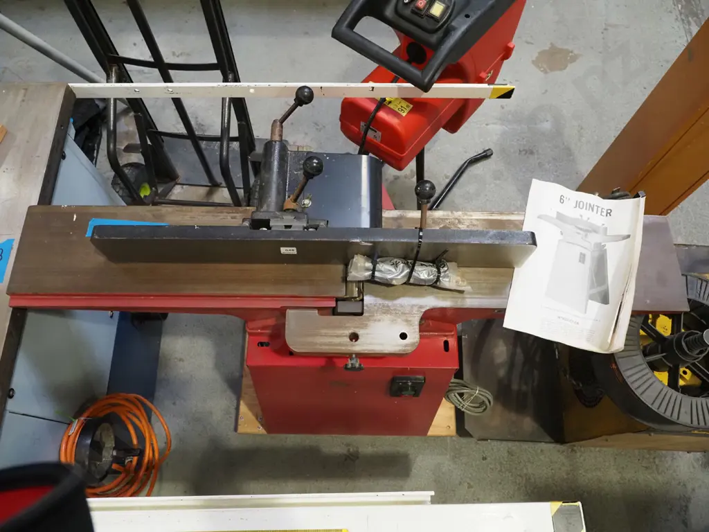 Frejoth 6" jointer on casters Image 1++