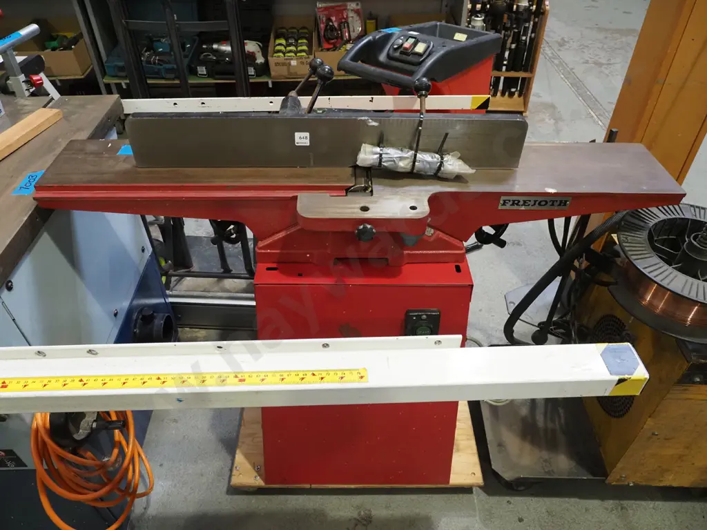 Frejoth 6" jointer on casters Image 1++