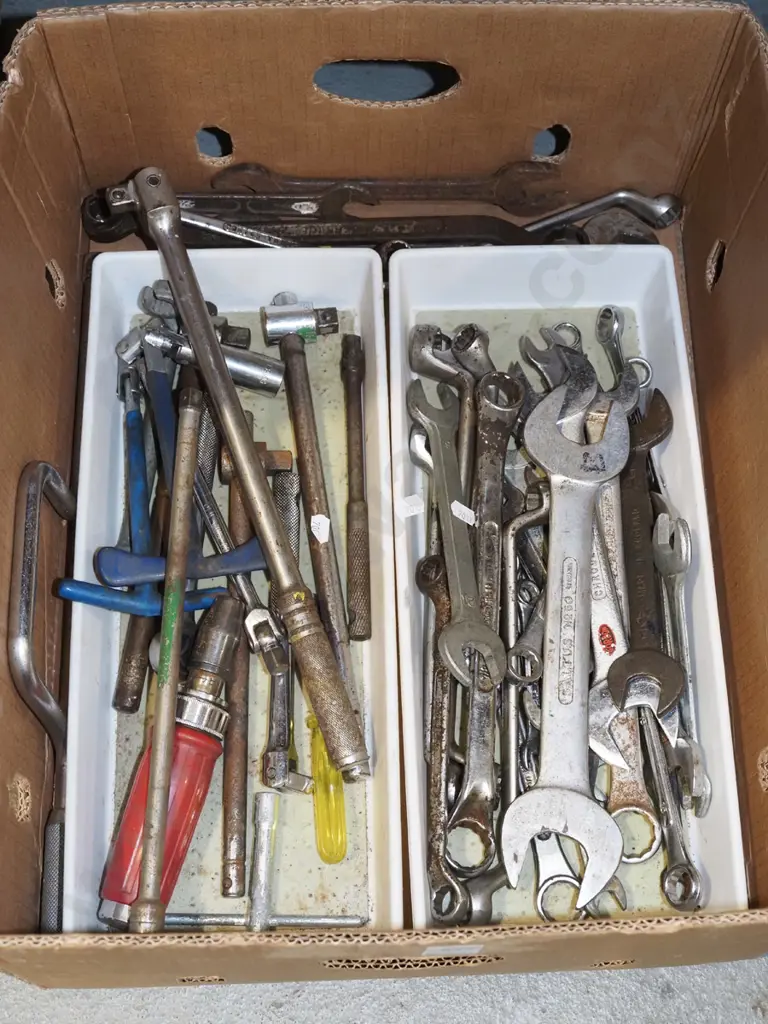 box; spanners, socket wrenches Image 1++