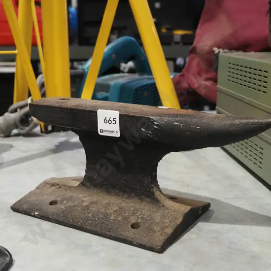 small railway track anvil L255