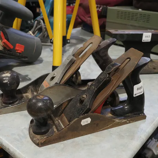 Bailey 5 hand plane, 1 other hand plane