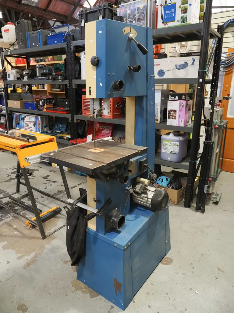 Scheppach Basato 4 band saw with bag of various blades Image 1++