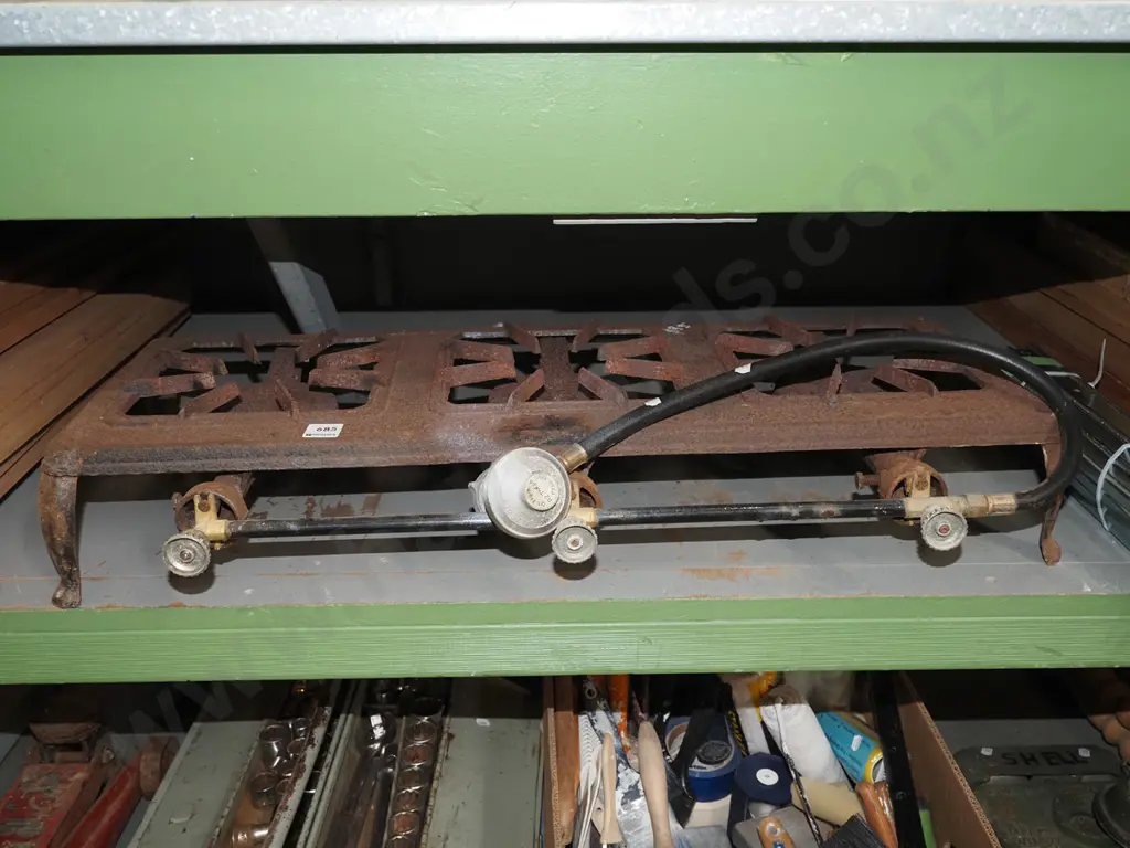 cast iron 3 burner gas stove Image 1++
