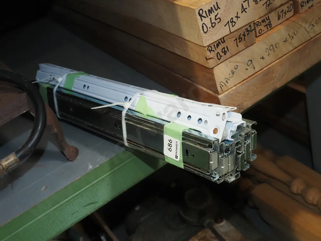 bundle of drawer runners Image 1++