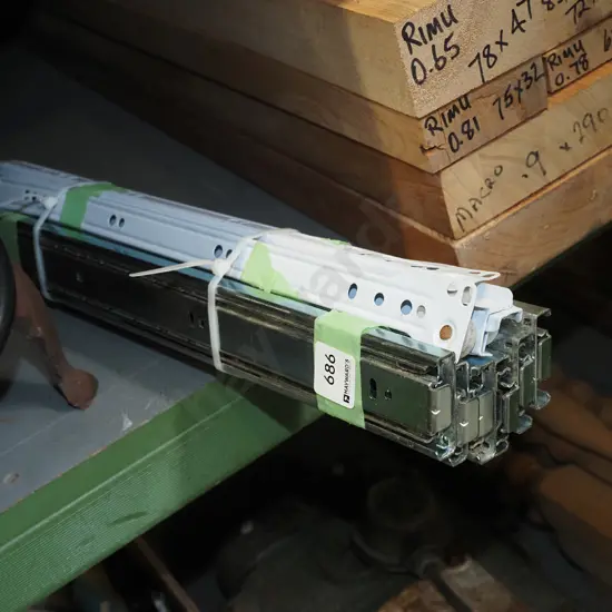 bundle of drawer runners